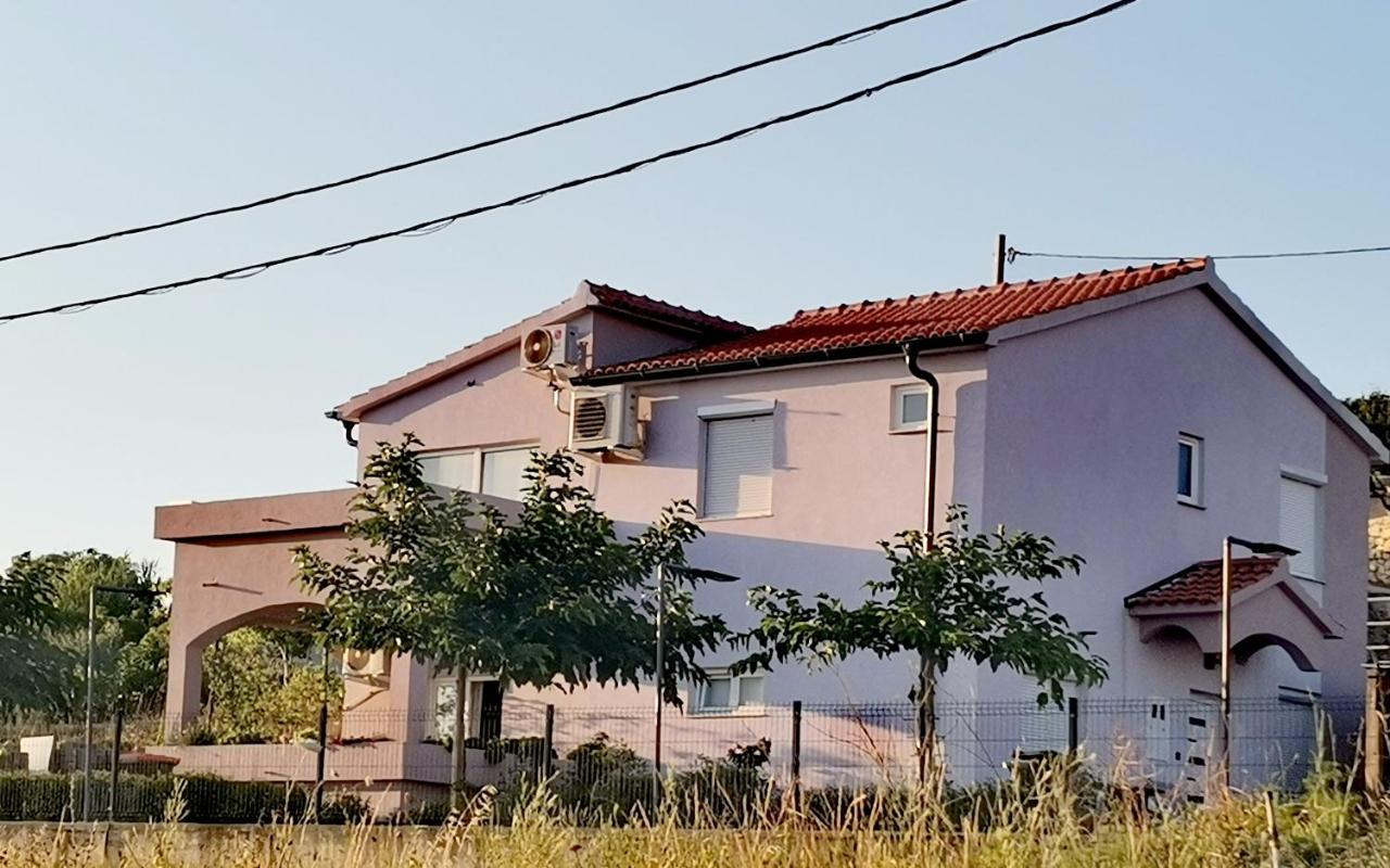 Apartmani Darko Ртина Екстер'єр фото